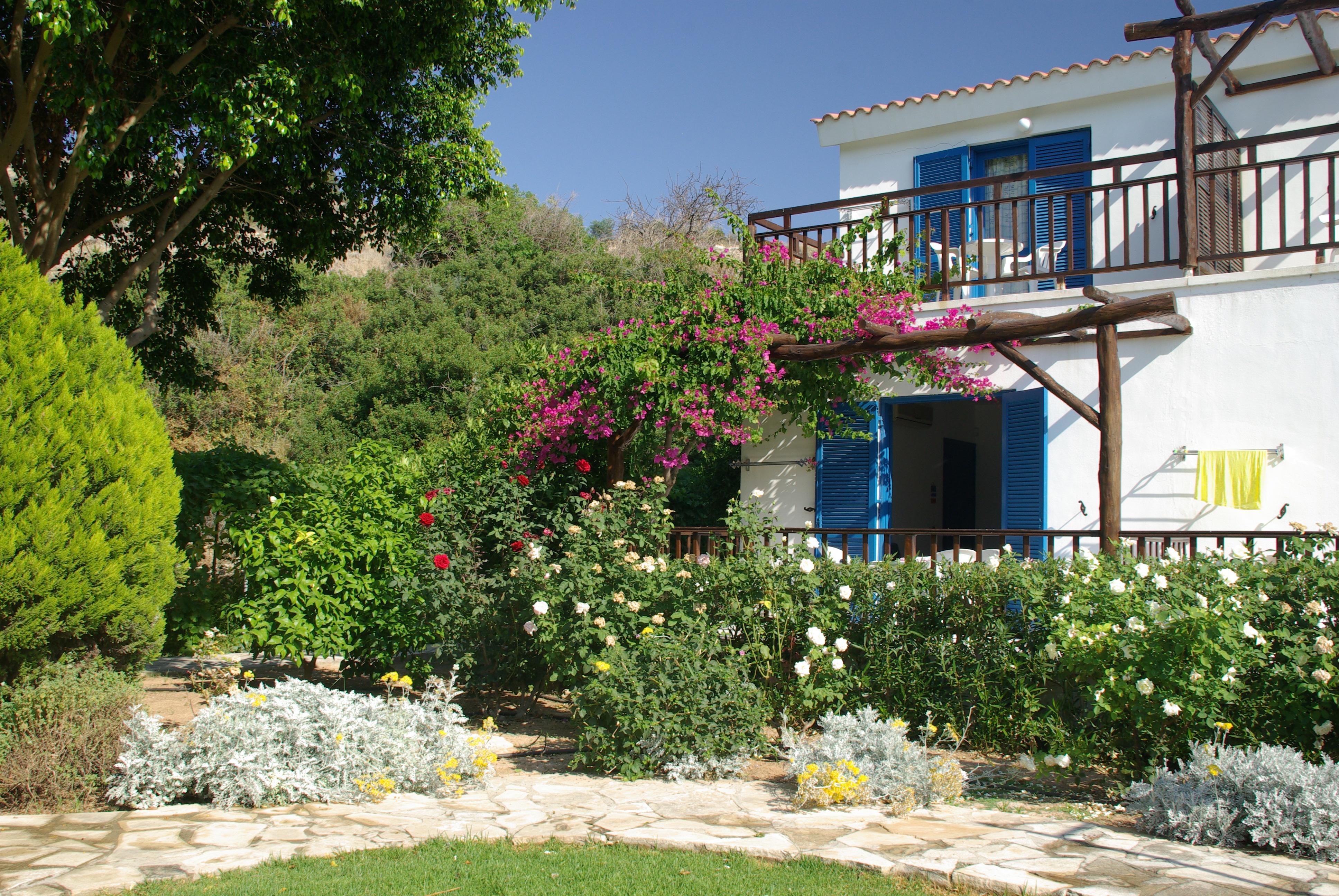 Hylatio Tourist Village Pissouri Exterior photo